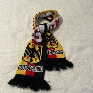 NWOT German Deutschland Soccer Football Fan Scarf Black Red Yellow Fringe Unisex